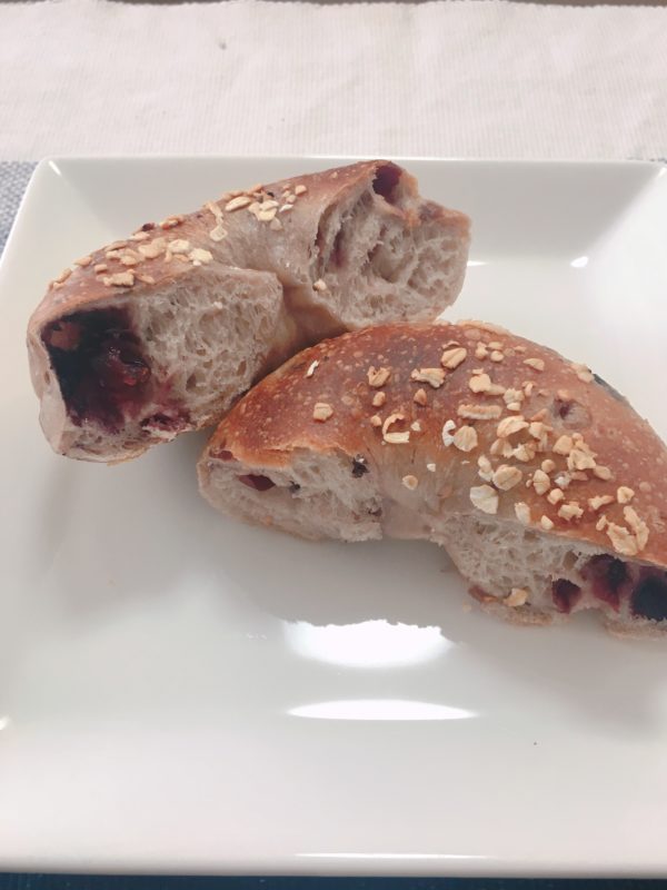 食べ応えのあるパン好きなら大阪の専門店ハッピーキャンパーベーグル７